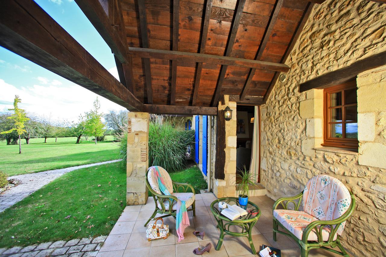 Au Jardin Fleuri Hotel Bosset Room photo